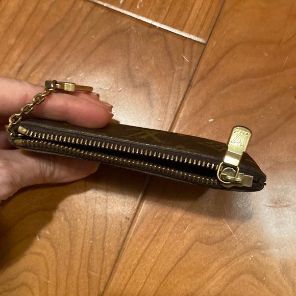 Louis Vuitton coin pouch - Picture 2 of 8